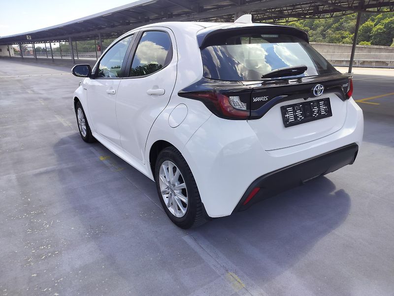 Toyota Yaris 1.5 Hybrid - fotka 5 z 27
