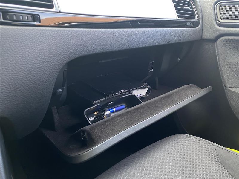 Volkswagen Touareg 3,0 TDI V6 4motion / záruka - fotka 44 z 47