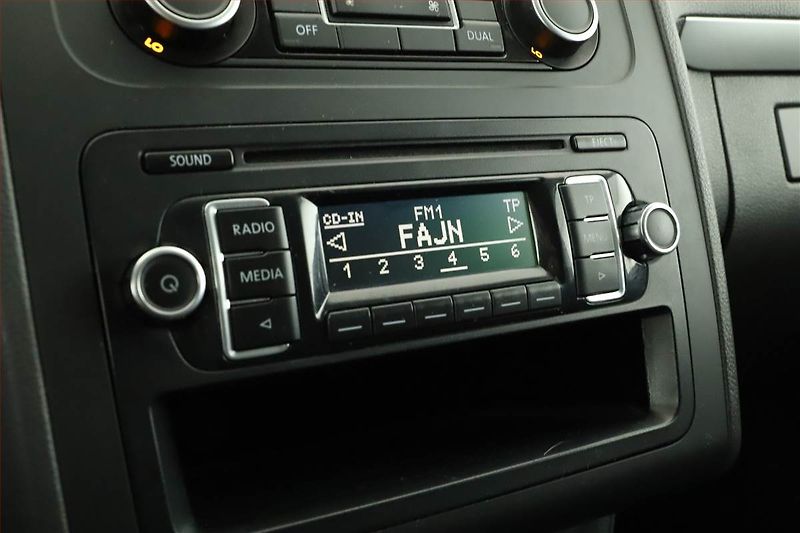 Volkswagen Touran (2012) 1.6 TDI, 7 míst, Park. senzory - fotka 9 z 13