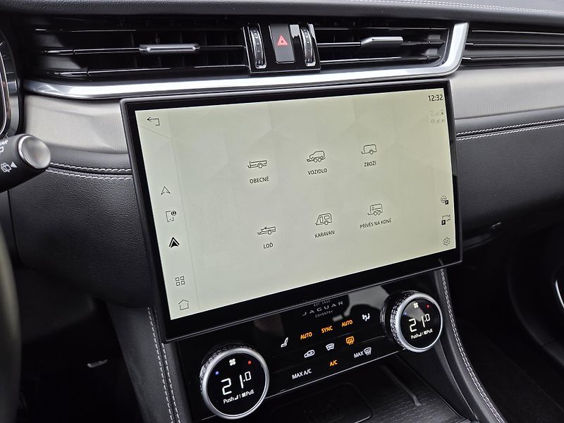 Jaguar F-Pace D300 ED90th HUD PANO ZÁR-2030 - fotka 34 z 48