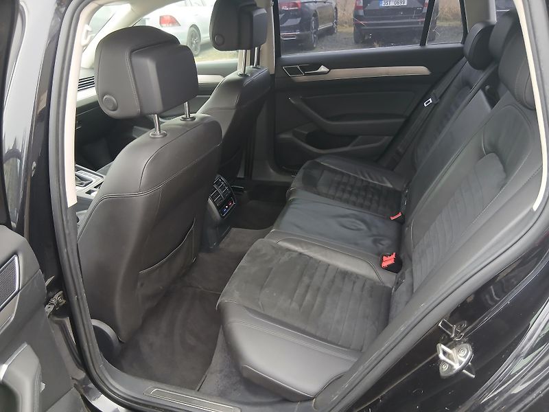 Volkswagen Passat 2.0 TDI, Highline, DSG - fotka 39 z 48