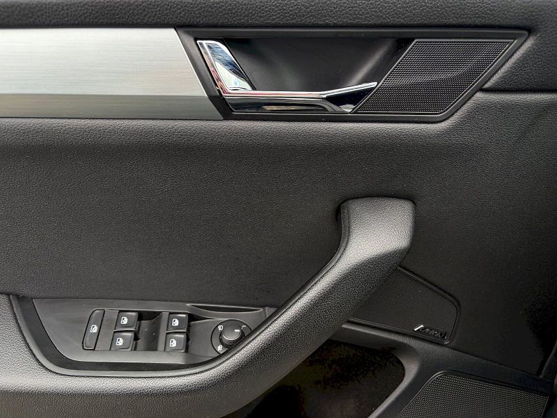 Škoda Superb (2017) Combi 2.0 TDI / 110kW / AMBITI - fotka 19 z 35