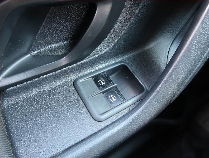 Škoda Fabia (2013) Ambition 1.6 TDI, ČR,1.maj - fotka 15 z 16
