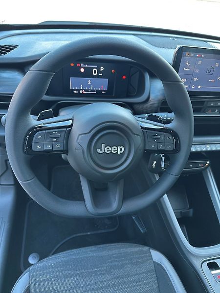 Jeep Avenger (2025) Longitude 1.2 Turbo E-hybrid - fotka 9 z 12