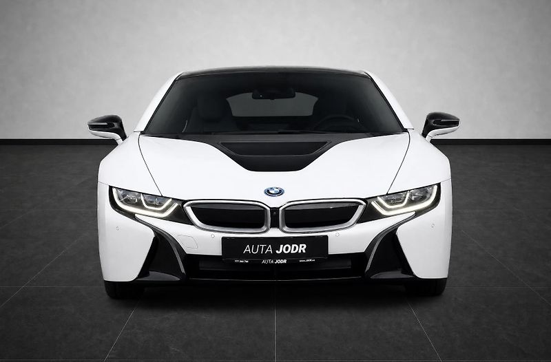 BMW i8 Coupe, Facelift, Lasery - fotka 8 z 28