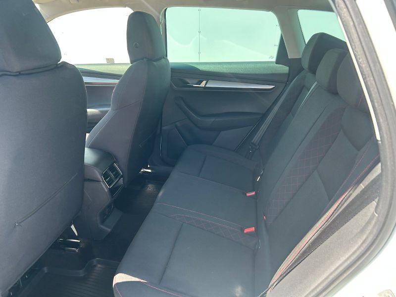 Škoda Karoq (2018) AMBITION TSI 1.5/110KW 6MP - fotka 14 z 28