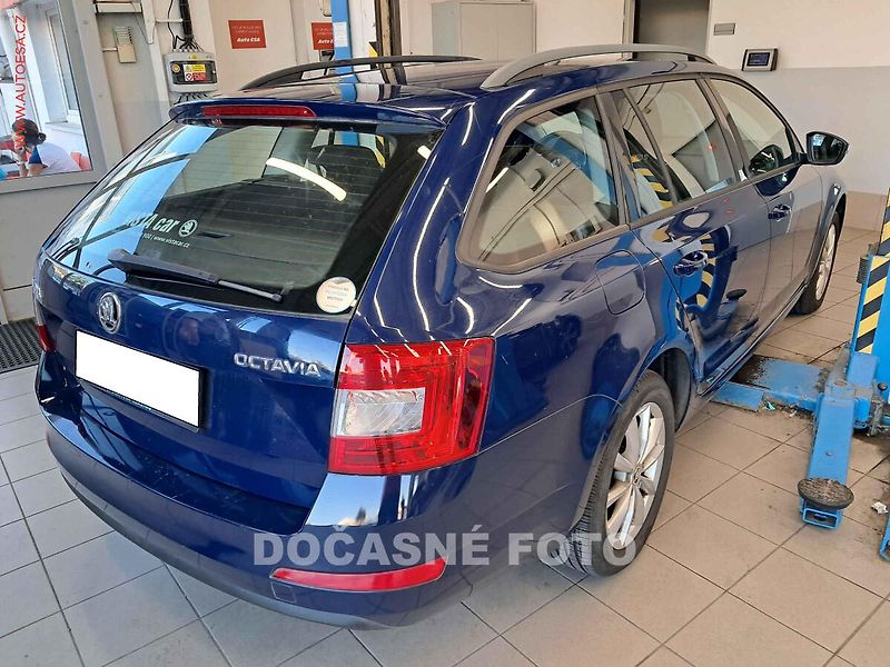 Škoda Octavia (2015) 1.6 TDI, ČR, AC, temp - fotka 2 z 3