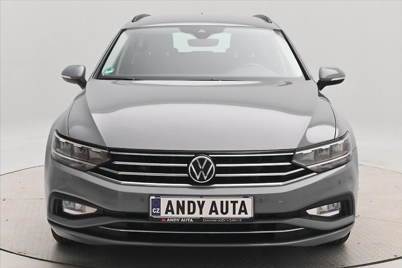 Volkswagen Passat 2,0 TDI 110kW DSG Business Zár - fotka 2 z 32