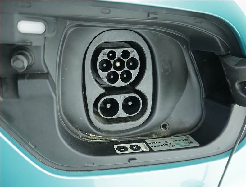 Volkswagen ID.3 (2021) Pro Perf. (62 kWh), SoH 92% - fotka 18 z 19