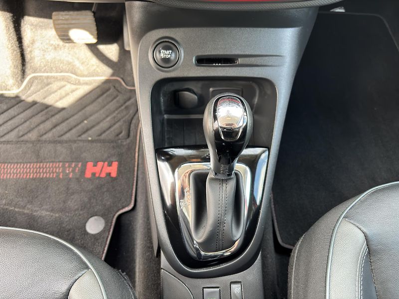 Renault Captur (2015) 1.2TCe 87kW Intense HH - fotka 26 z 29