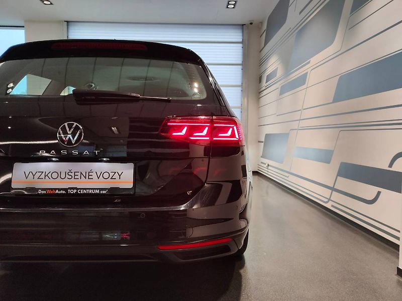 Volkswagen Passat Variant (2022) 2.0 TDI (110kW/150k) DSG, Busi - fotka 26 z 27