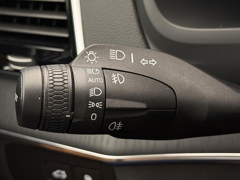 Volvo XC90 T8 AWD RECHARGE DARK PLUS CZ  - fotka 33 z 51