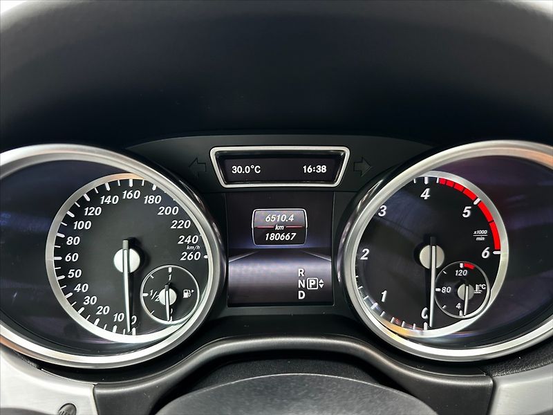 Mercedes-Benz Třídy M 2,2 ML 250CDI 150kW - fotka 22 z 46