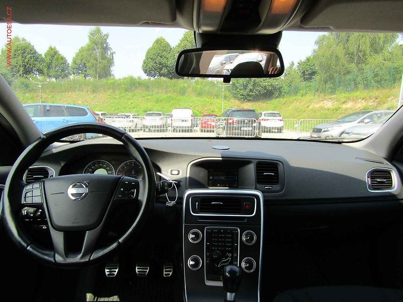 Volvo V60 (2013) 1.6D, AC, STK6/28 - fotka 8 z 19