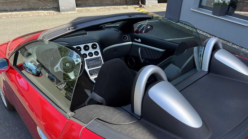 Alfa Romeo Spider 3.2 V6 JTS Q4 191kW - fotka 23 z 24