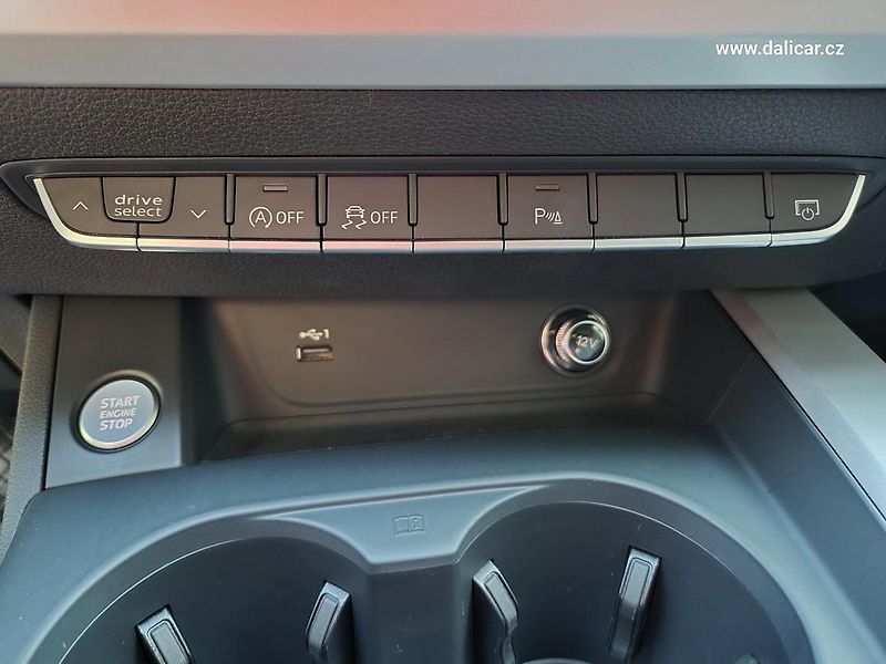 Audi A4 Avant (2020) 2.0TDi 120KW FullLed S-line    - fotka 35 z 58