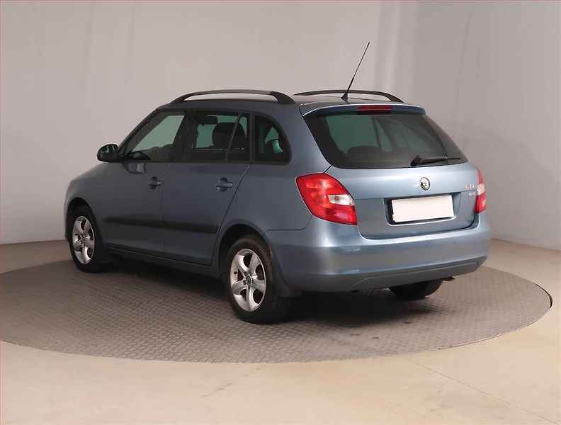 Škoda Fabia (2011) Elegance 1.2 TSI, Tempomat - fotka 4 z 14