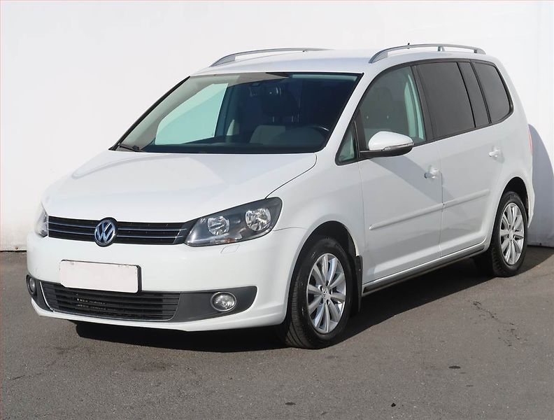 Volkswagen Touran (2014) Highline 2.0 TDI, Automat - fotka 2 z 22