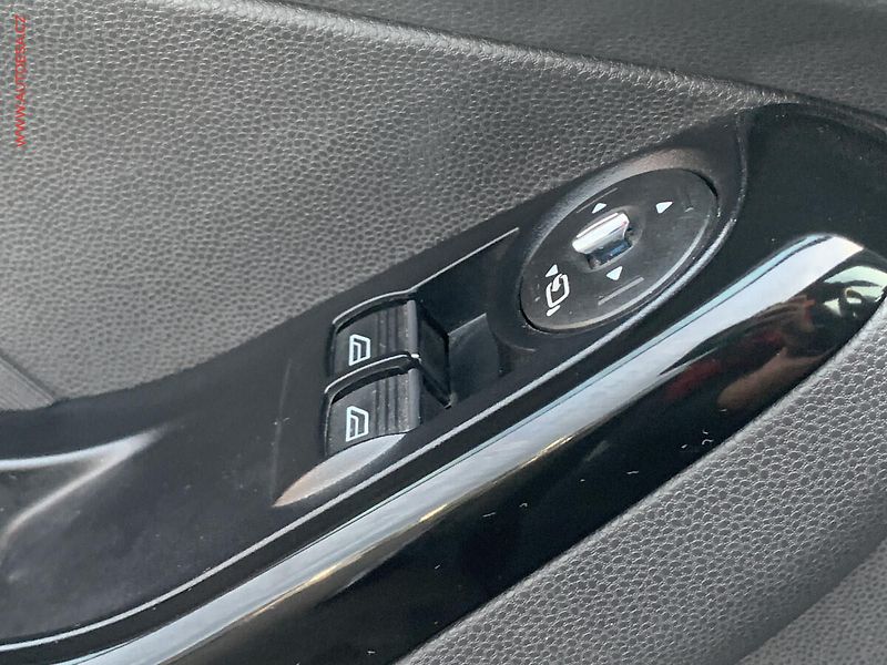 Ford Fiesta (2012) 1.0 EB, AC, park.asist - fotka 18 z 19