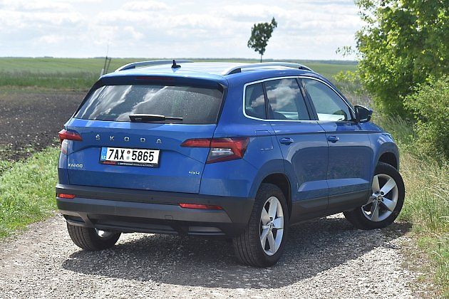 Auto zvládá i průjezd lehčím terénem., zdroj: Deník/Radek Pecák
