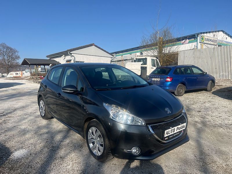 Peugeot 208 1.2VTI - fotka 5 z 14
