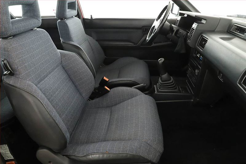 Nissan Sunny (1988) 1.6 GTI 16V, Vyhř. sedaček - fotka 7 z 16