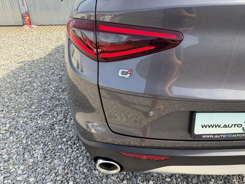 Alfa Romeo Stelvio 2.2JTDM Q4 4x4 210PS VELOCE 1A - fotka 42 z 167