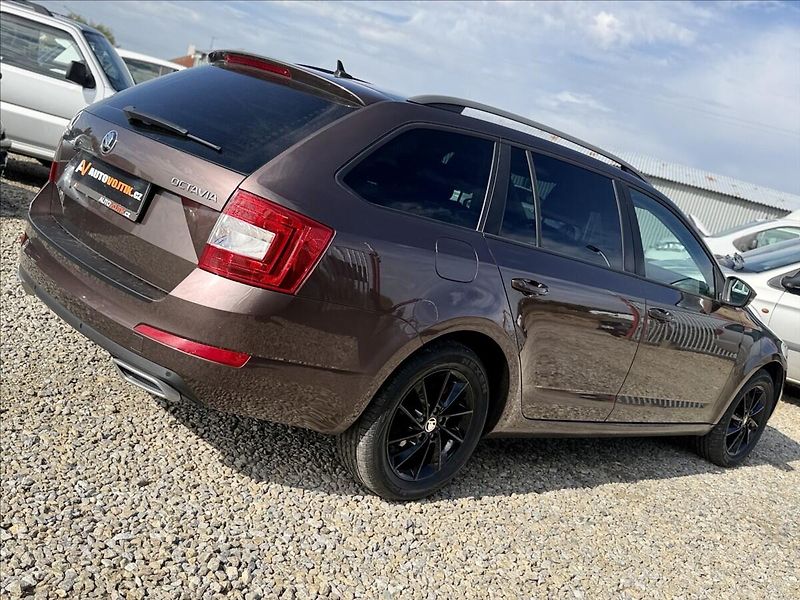 Škoda Octavia TDI DSG F1 NAVI, EL.KUFR - fotka 5 z 34