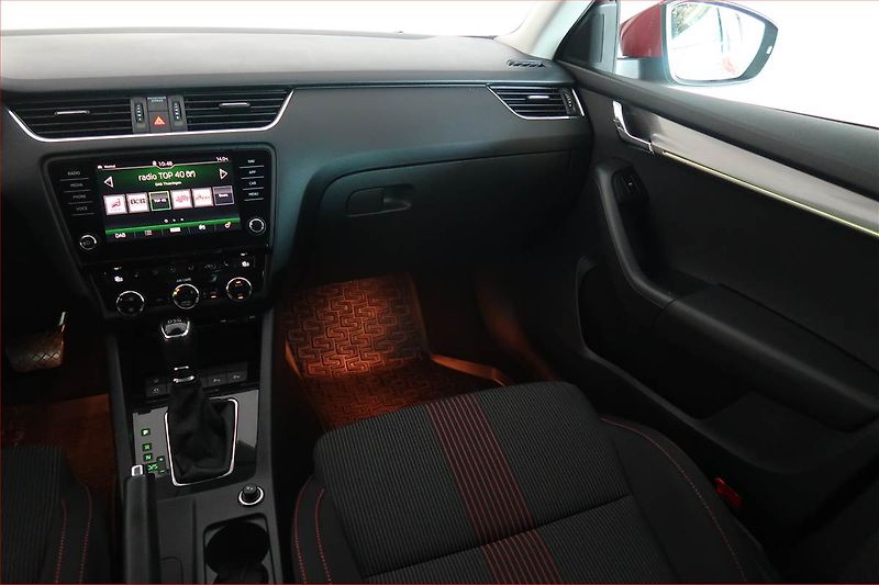 Škoda Octavia (2017) 2.0 TDI, Automat, Serv.kniha - fotka 8 z 18