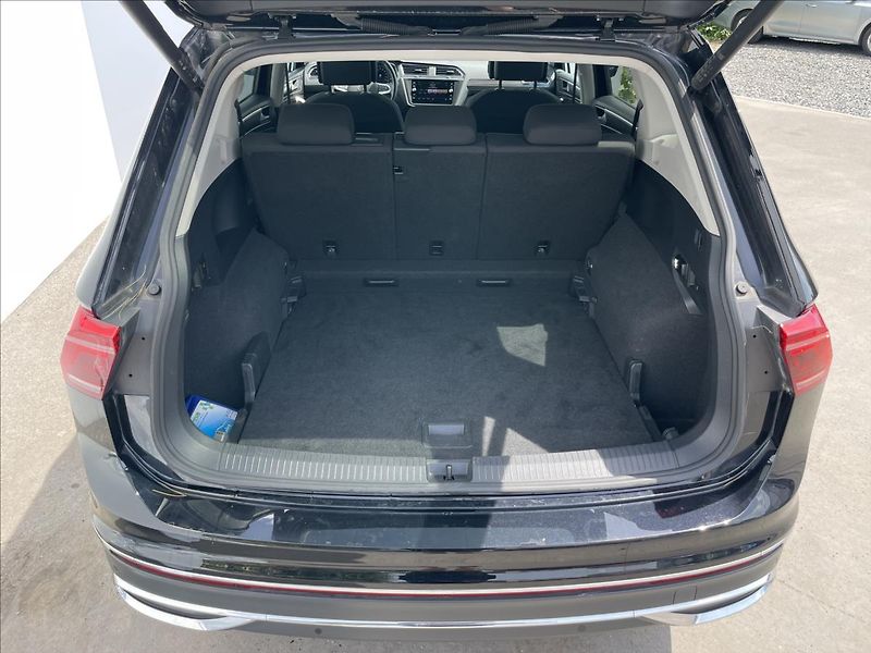 Volkswagen Tiguan Allspace 1,5 TSI DSG Elegance LED+ACC - fotka 23 z 23