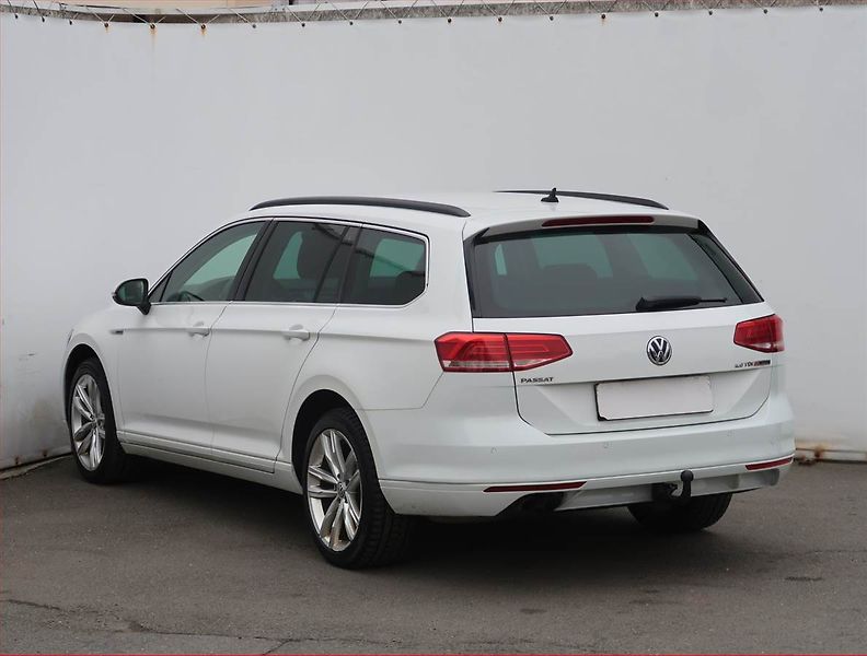 Volkswagen Passat (2015) Comfortline 2.0 TDI, 4X4 - fotka 4 z 21