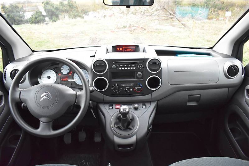 Citroën Berlingo 1,6 HDi MULTISPACE,1.M,SUPER - fotka 8 z 15