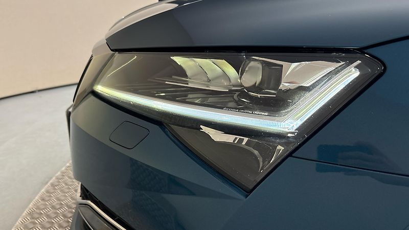 Škoda Superb 2.0 TDI L&K DSG 4x4 - fotka 18 z 35
