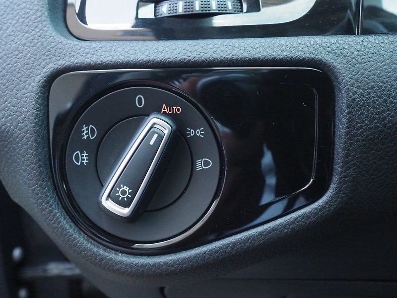 Volkswagen Golf Variant (2017) 1.4 TGI 81 kW, CNG - fotka 20 z 36