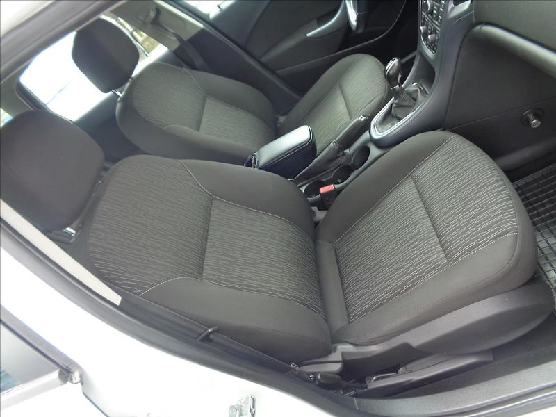 Opel Astra 1,7 - fotka 10 z 17