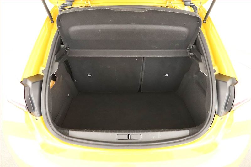 Peugeot 208 (2023) 1.2 PureTech, ČR,1.maj - fotka 13 z 14