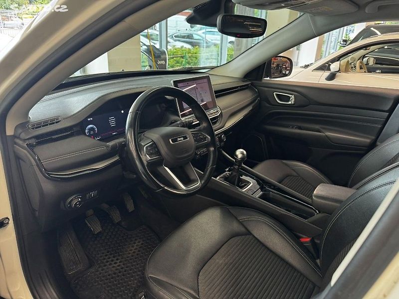 Jeep Compass (2022) 1,3 GSE 130k man. Night Eagle - fotka 8 z 27