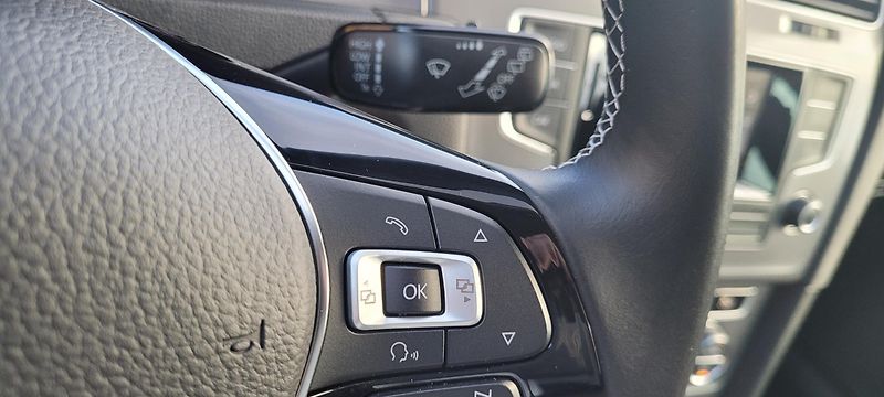 Volkswagen Golf (2015) 7 1,2 TSi 81kW benzín Lounge - fotka 27 z 35
