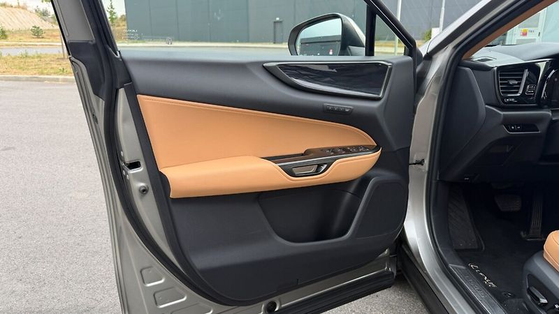 Lexus NX 350h 350H HEV PRESTIGE PLUS TECH - fotka 8 z 24