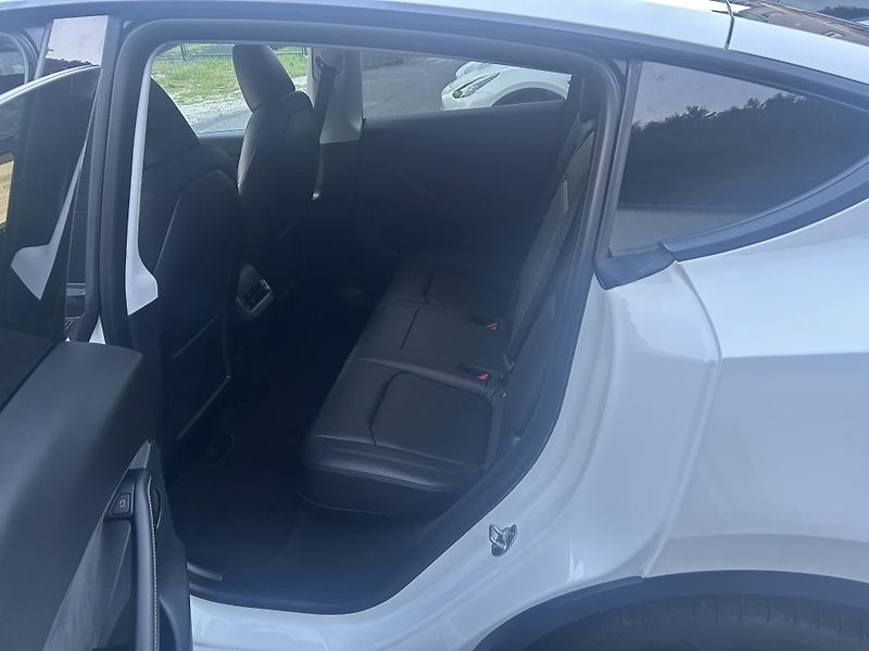 Tesla Model Y ZAMLUVENO ! TZ 94% - fotka 12 z 47
