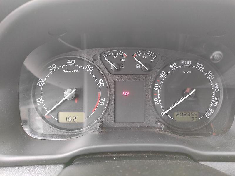 Škoda Octavia 2.0 Ambiente Combi - fotka 11 z 17