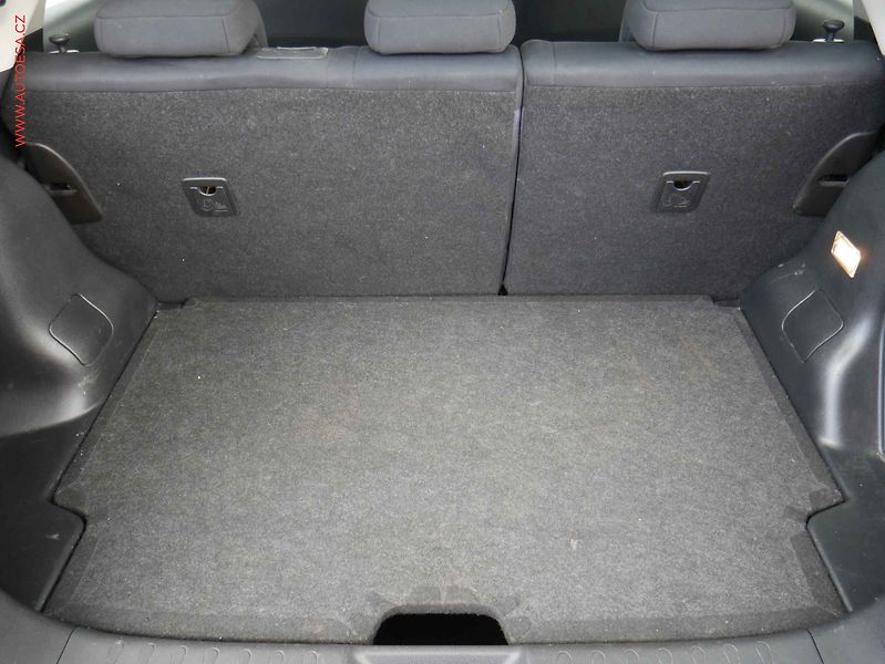 Nissan Juke (2015) 1.6i, ČR, Klima - fotka 7 z 16