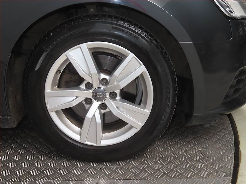 Audi A4 (2016) 2.0 TDI, Automat, Navi - fotka 15 z 19