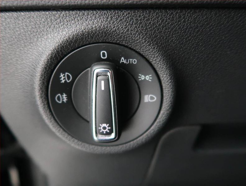 Škoda Kamiq (2019) 1.0 TSI, Serv.kniha, Tempomat - fotka 18 z 21