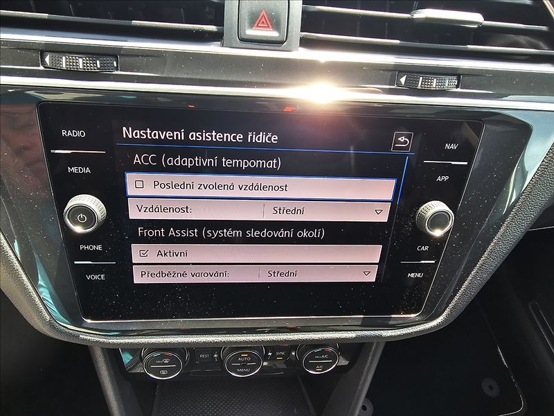Volkswagen Tiguan Allspace 2,0 TDi R LINE DSG  4X4 NAVI - fotka 25 z 45