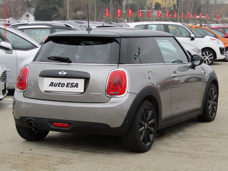 Mini Cooper (2017) 1.5i, LED, výhřev sed. - fotka 6 z 17