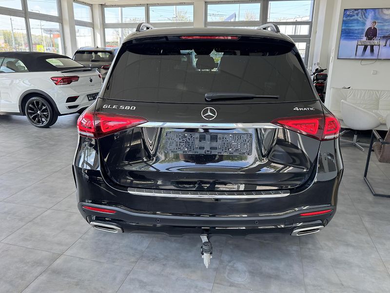 Mercedes-Benz GLE (2023) 580 4MATIC AMG PANORAMA VZDUCH - fotka 6 z 46