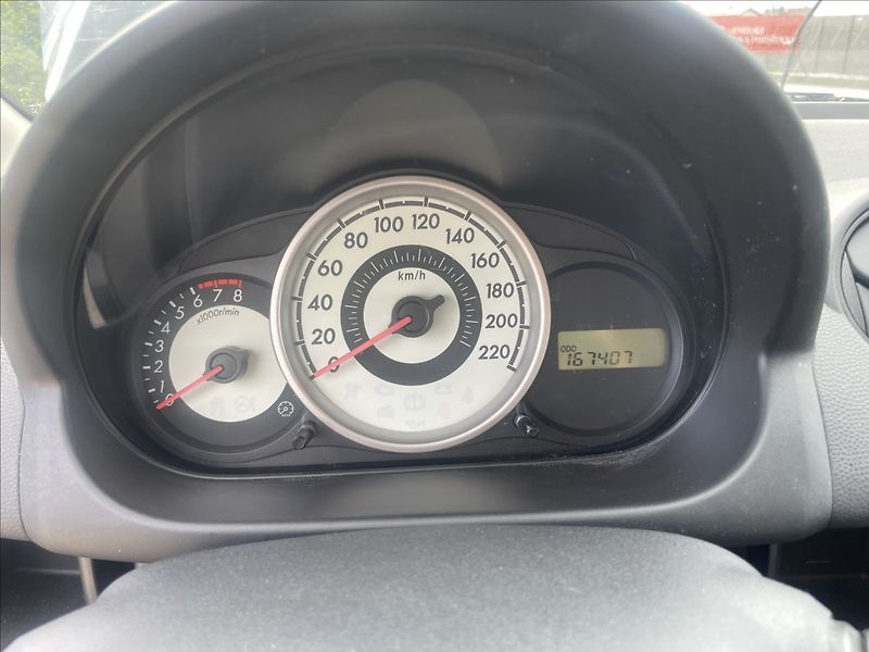 Mazda 2 1,4 i 55kw Klima ABS po STK - fotka 14 z 29