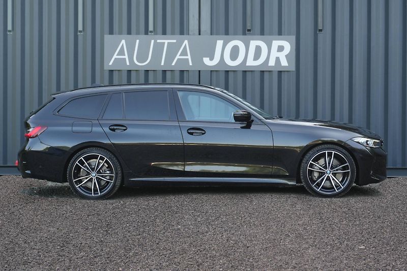 BMW Řada 3 330d xDrive, Tažné, Kamera - fotka 9 z 37