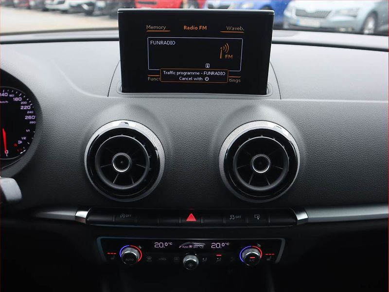 Audi A3 (2016) 1.4 TFSI, Automat, Bi-Xenony - fotka 12 z 19